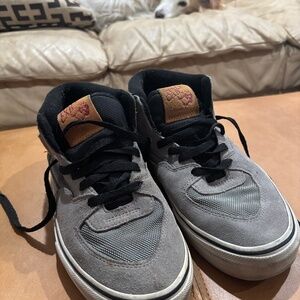 Women’s size 10 Vans high tops